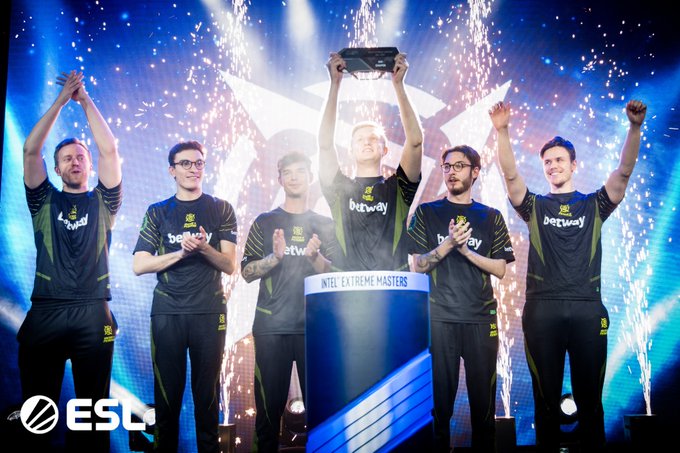 域中受到了 域中受到了