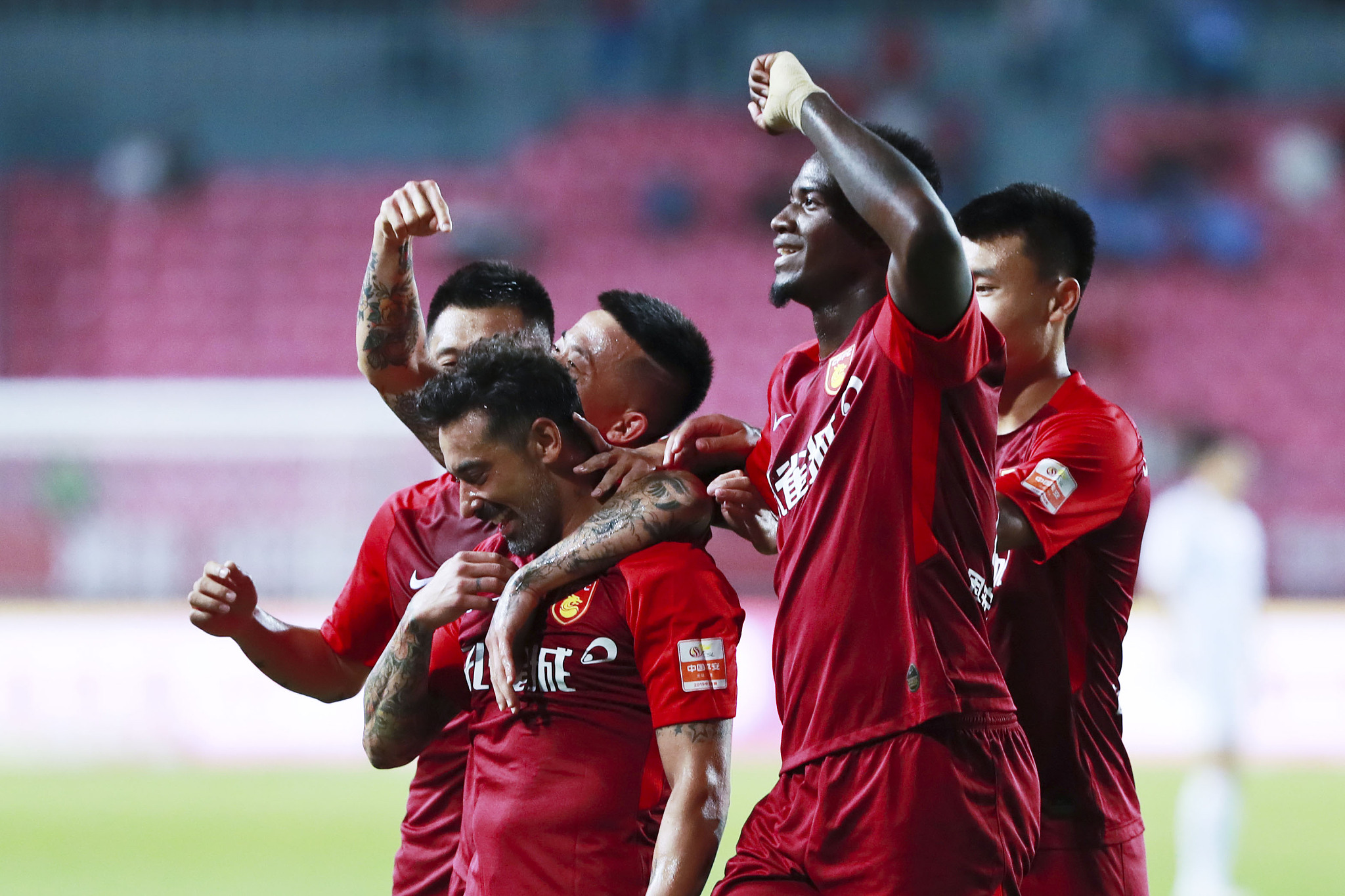 对抗激烈的 对抗激烈的