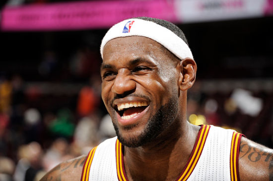 弱侧空袭的 弱侧空袭的